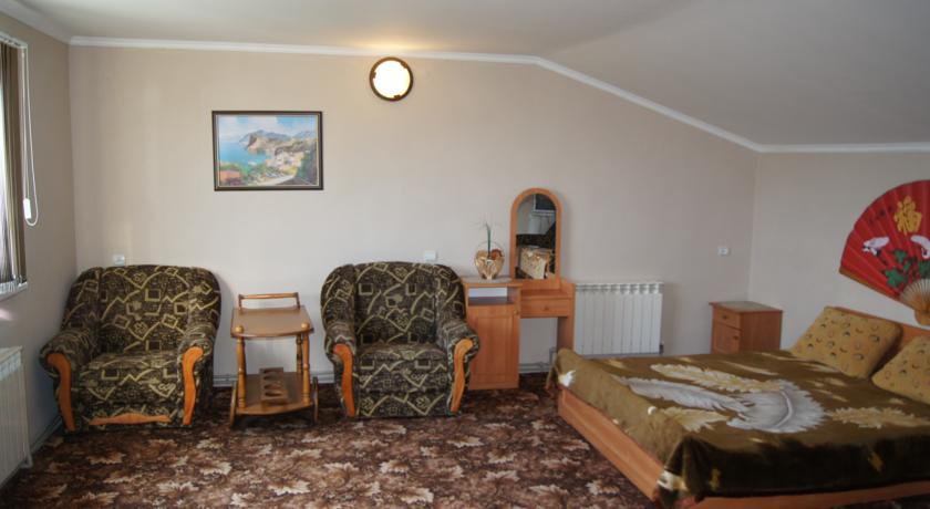 Гостиница Зима-Лето у Ирины Судак